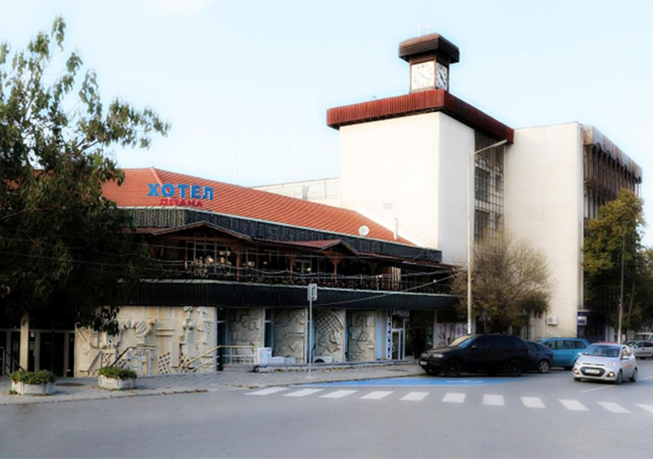 Hotel Diana Elhovo Bagian luar foto